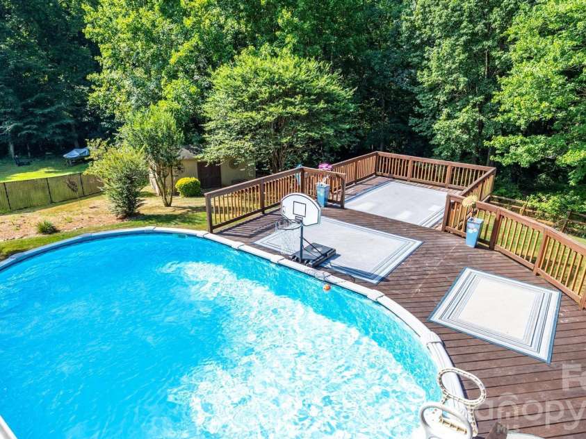 6231 Neptune Drive, Denver, NC 28037.  MLS# CAR4400641, YatesRealty ID 37885. 