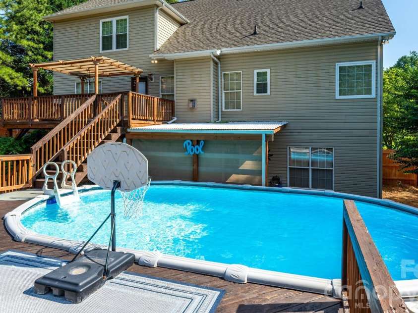 6231 Neptune Drive, Denver, NC 28037.  MLS# CAR4400641, YatesRealty ID 37885. 