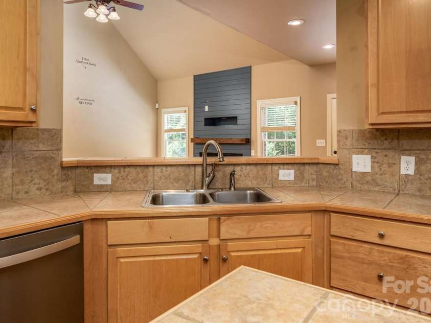 6231 Neptune Drive, Denver, NC 28037.  MLS# CAR4400641, YatesRealty ID 37885. 