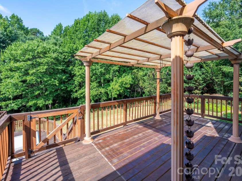6231 Neptune Drive, Denver, NC 28037.  MLS# CAR4400641, YatesRealty ID 37885. 