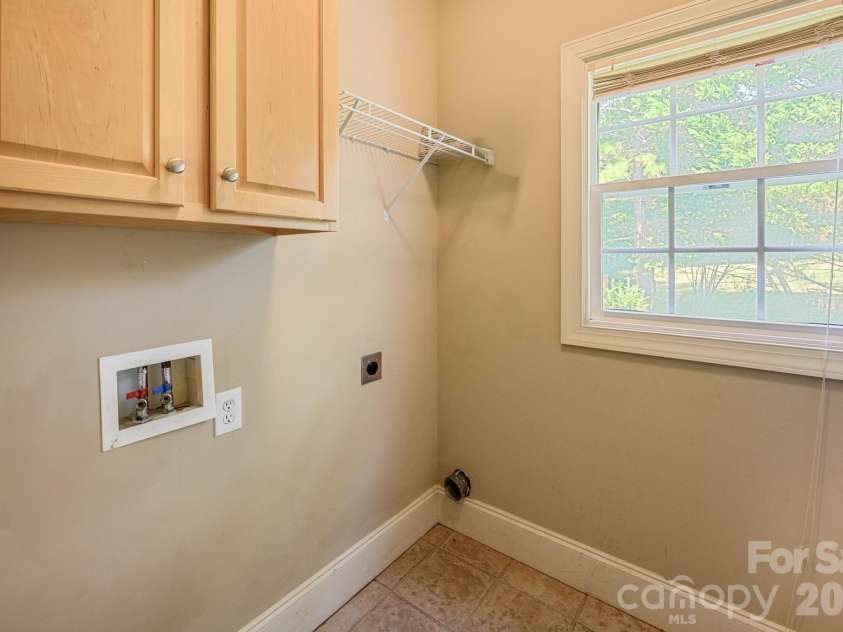 6231 Neptune Drive, Denver, NC 28037.  MLS# CAR4400641, YatesRealty ID 37885. 