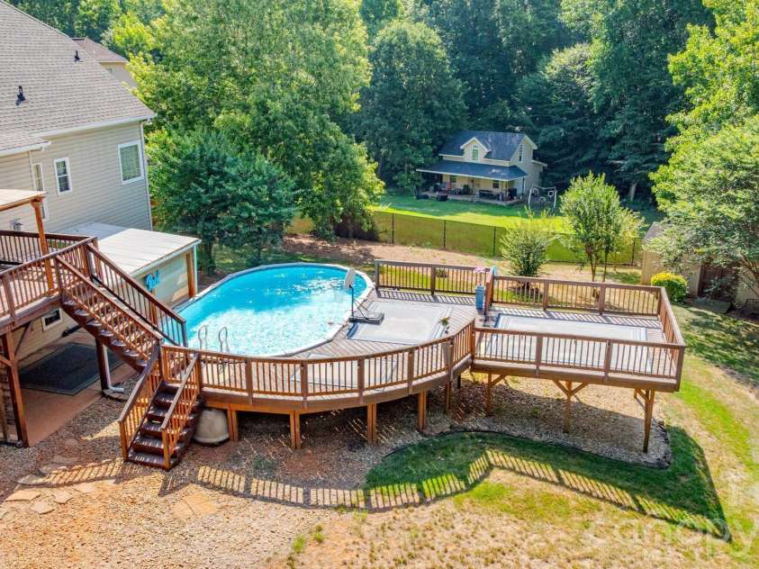 6231 Neptune Drive, Denver, NC 28037.  MLS# CAR4400641, YatesRealty ID 37885. 