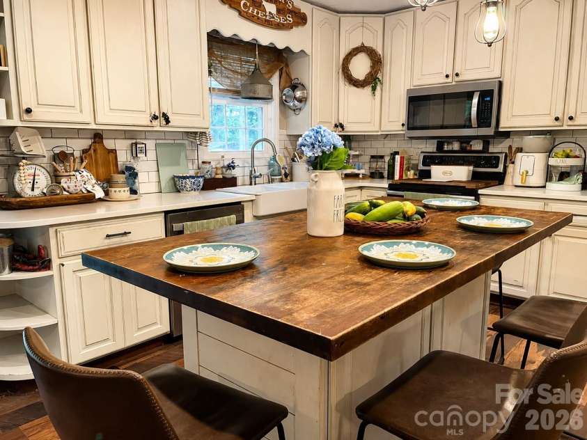 4538 Diamond Street, Hudson, NC 28638.  MLS# CAR4402238, YatesRealty ID 37886. Main level kitchen