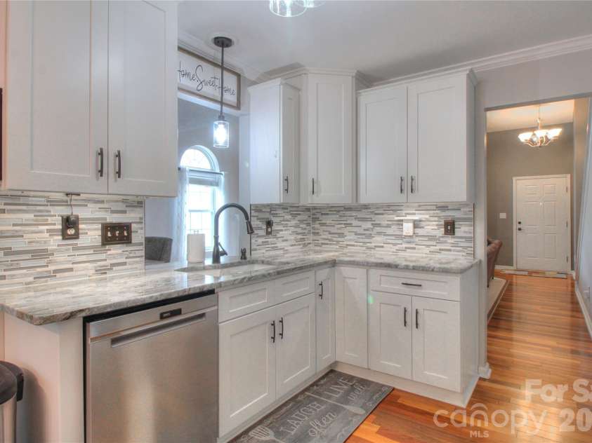 7800 Kingston Drive, Waxhaw, NC 28173.  MLS# CAR4399106, YatesRealty ID 37887. 