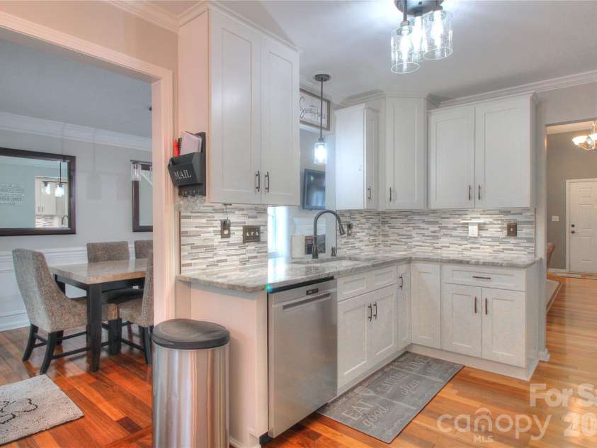 7800 Kingston Drive, Waxhaw, NC 28173.  MLS# CAR4399106, YatesRealty ID 37887. 