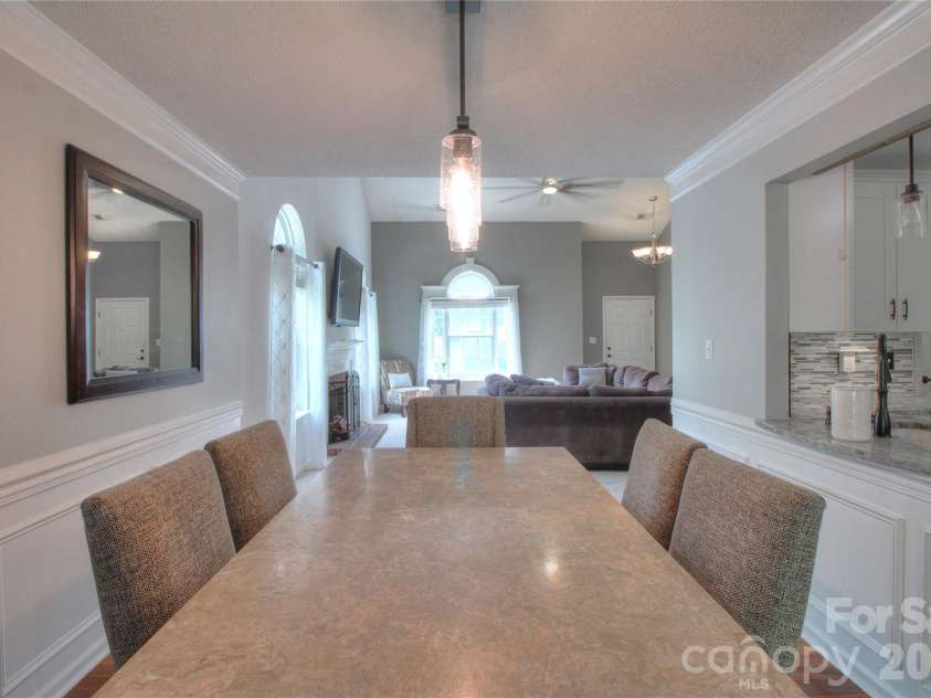 7800 Kingston Drive, Waxhaw, NC 28173.  MLS# CAR4399106, YatesRealty ID 37887. 