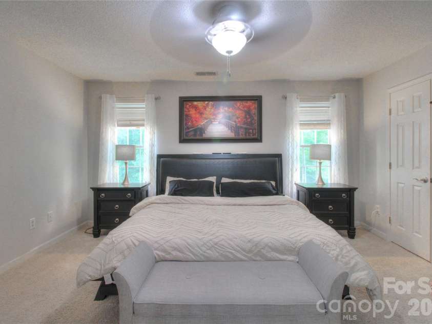 7800 Kingston Drive, Waxhaw, NC 28173.  MLS# CAR4399106, YatesRealty ID 37887. 