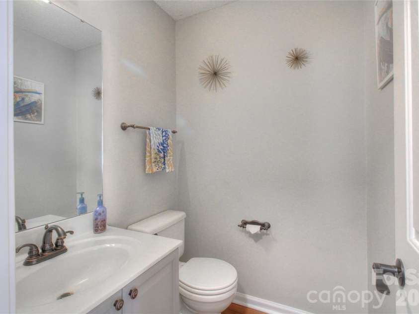7800 Kingston Drive, Waxhaw, NC 28173.  MLS# CAR4399106, YatesRealty ID 37887. 