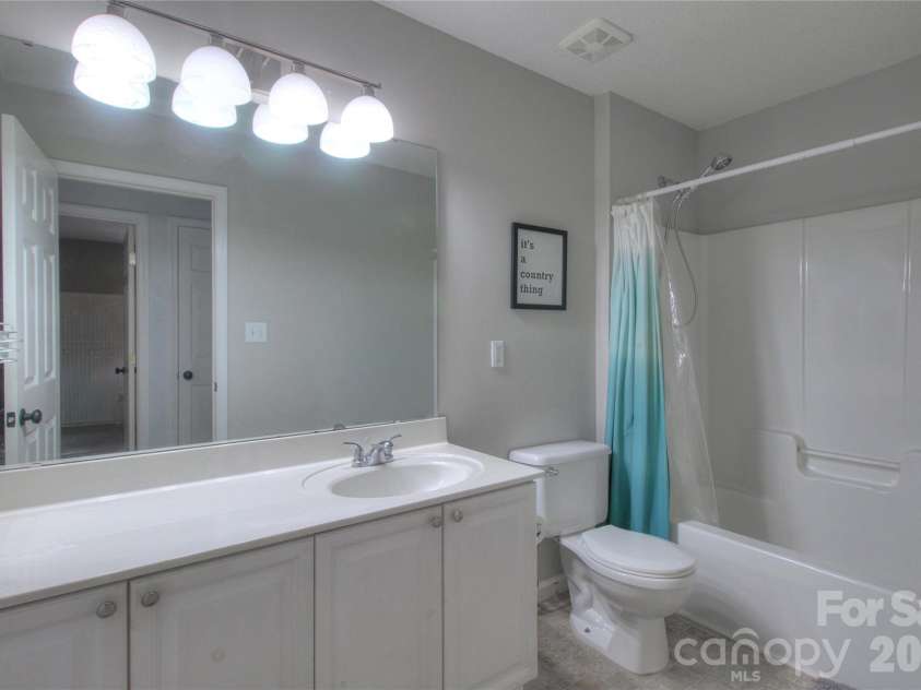 7800 Kingston Drive, Waxhaw, NC 28173.  MLS# CAR4399106, YatesRealty ID 37887. 