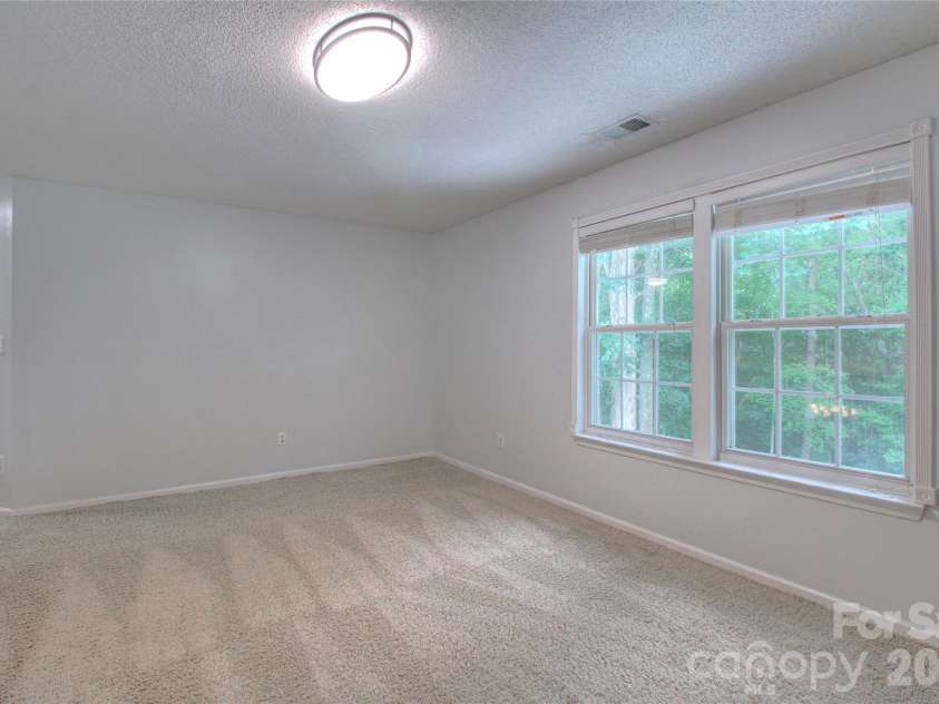 7800 Kingston Drive, Waxhaw, NC 28173.  MLS# CAR4399106, YatesRealty ID 37887. 