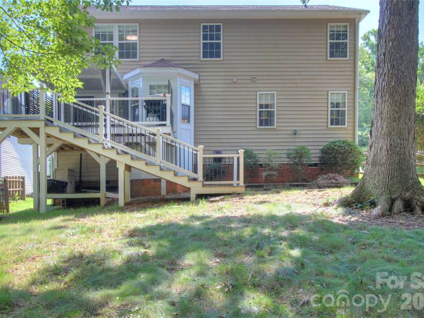 7800 Kingston Drive, Waxhaw, NC 28173.  MLS# CAR4399106, YatesRealty ID 37887. 