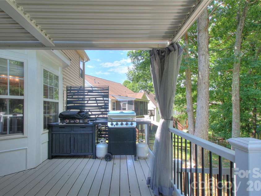 7800 Kingston Drive, Waxhaw, NC 28173.  MLS# CAR4399106, YatesRealty ID 37887. 