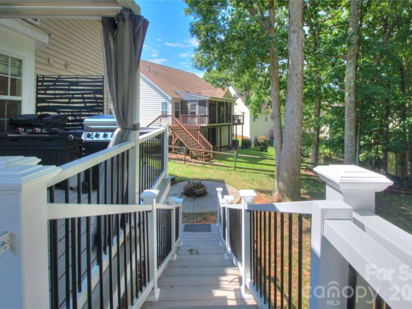 7800 Kingston Drive, Waxhaw, NC 28173.  MLS# CAR4399106, YatesRealty ID 37887. 