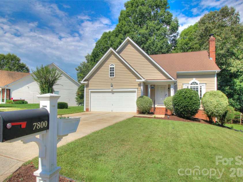 7800 Kingston Drive, Waxhaw, NC 28173.  MLS# CAR4399106, YatesRealty ID 37887. 