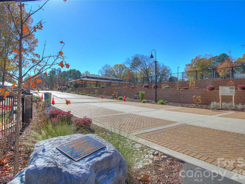 7800 Kingston Drive, Waxhaw, NC 28173.  MLS# CAR4399106, YatesRealty ID 37887. 