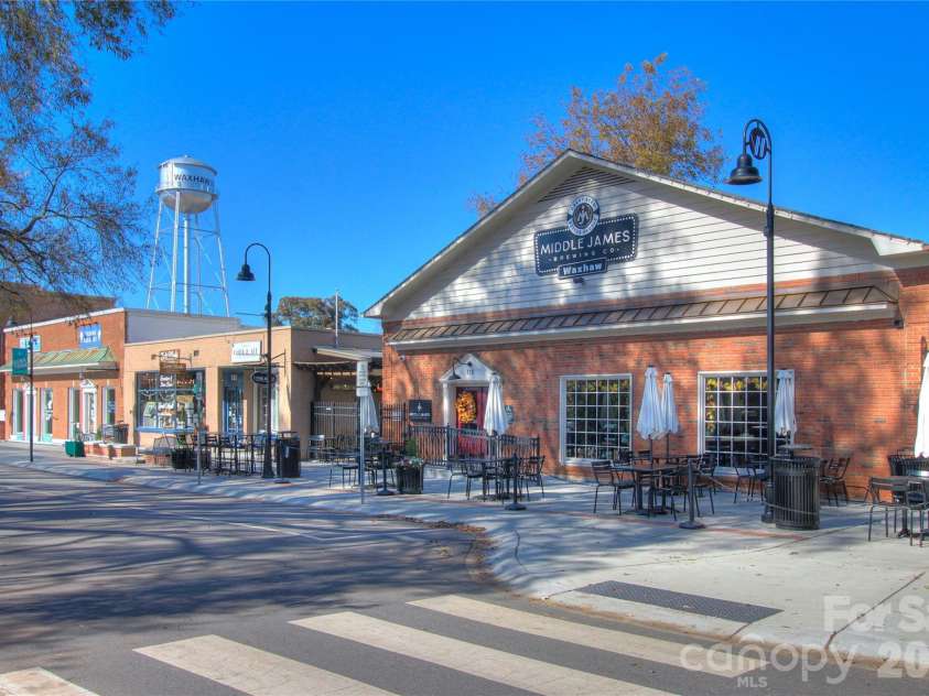 7800 Kingston Drive, Waxhaw, NC 28173.  MLS# CAR4399106, YatesRealty ID 37887. 
