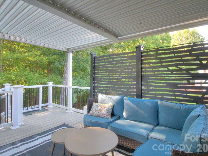 7800 Kingston Drive, Waxhaw, NC 28173.  MLS# CAR4399106, YatesRealty ID 37887. 