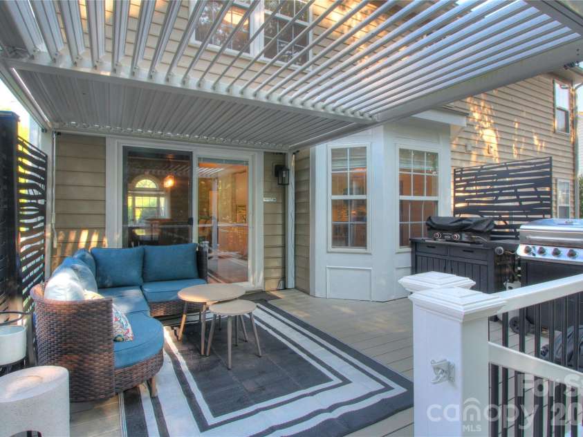 7800 Kingston Drive, Waxhaw, NC 28173.  MLS# CAR4399106, YatesRealty ID 37887. 