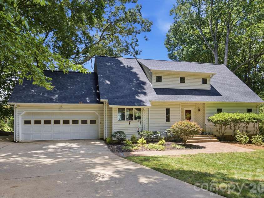 2216 Holly Lane, Shelby, NC 28150.  MLS# CAR4400464, YatesRealty ID 37888. Front of Home