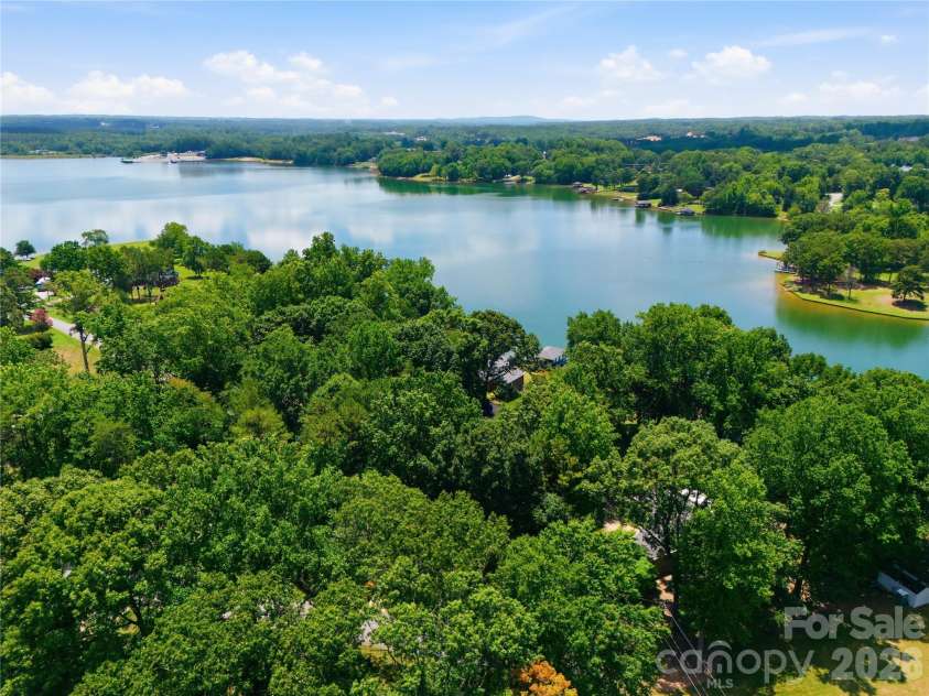 2216 Holly Lane, Shelby, NC 28150.  MLS# CAR4400464, YatesRealty ID 37888. Moss Lake