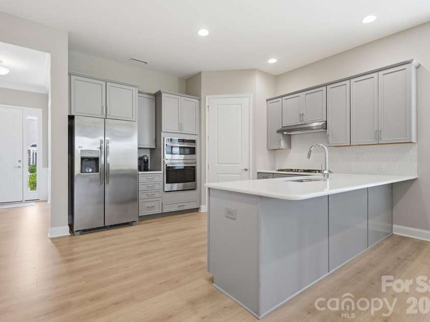 17138 Sand Bank Road, Charlotte, NC 28278.  MLS# CAR4402559, YatesRealty ID 37889. 