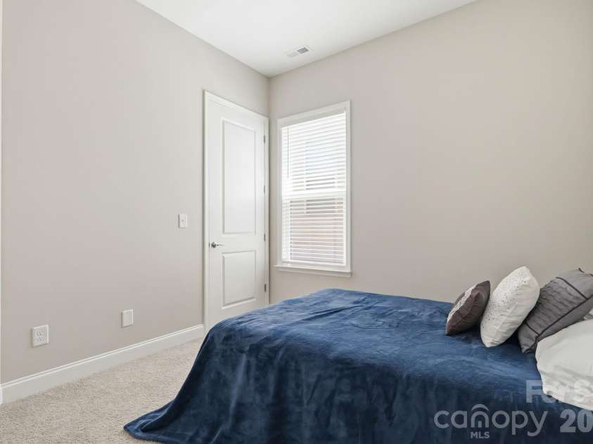 17138 Sand Bank Road, Charlotte, NC 28278.  MLS# CAR4402559, YatesRealty ID 37889. 