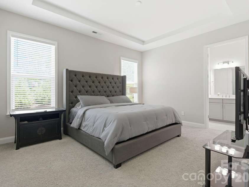 17138 Sand Bank Road, Charlotte, NC 28278.  MLS# CAR4402559, YatesRealty ID 37889. 