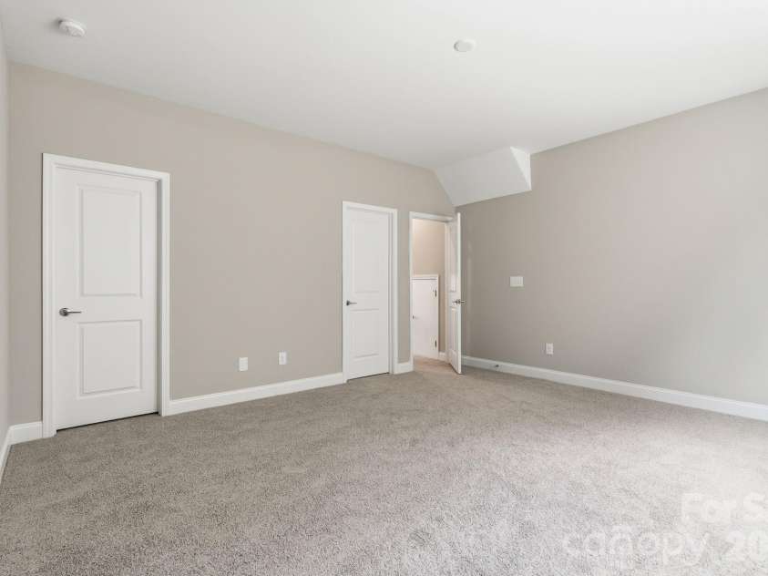 17138 Sand Bank Road, Charlotte, NC 28278.  MLS# CAR4402559, YatesRealty ID 37889. 