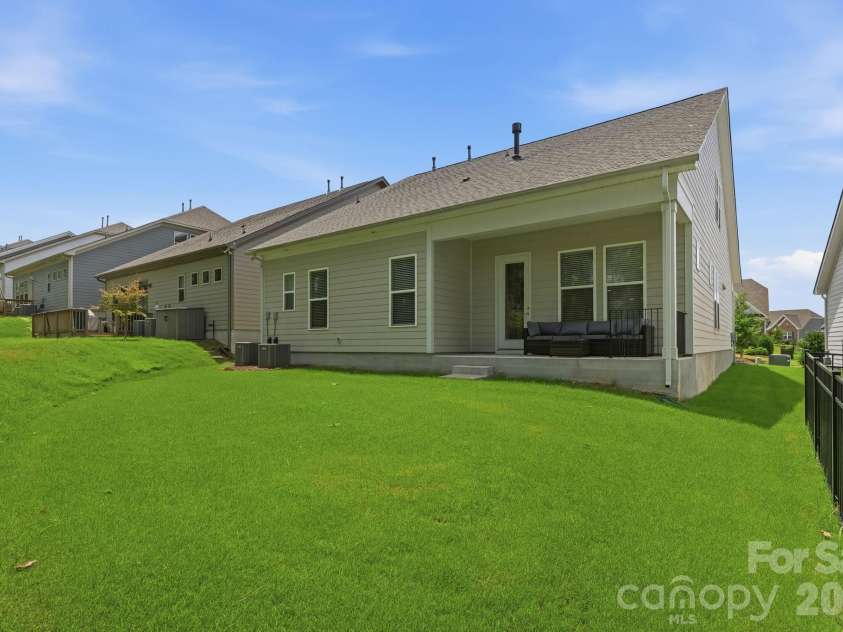17138 Sand Bank Road, Charlotte, NC 28278.  MLS# CAR4402559, YatesRealty ID 37889. 