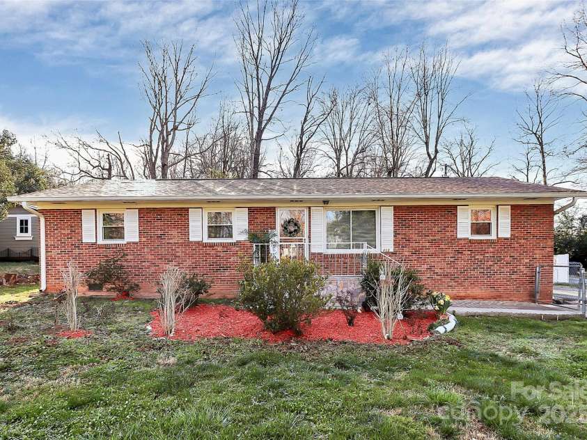 213 Turner Road, Gastonia, NC 28056.  MLS# CAR4235011, YatesRealty ID 3789. 