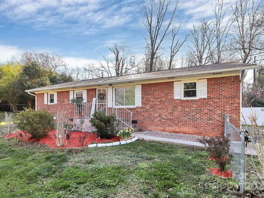 213 Turner Road, Gastonia, NC 28056.  MLS# CAR4235011, YatesRealty ID 3789. 