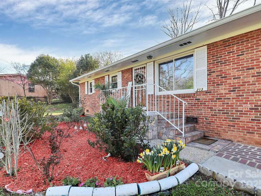 213 Turner Road, Gastonia, NC 28056.  MLS# CAR4235011, YatesRealty ID 3789. 