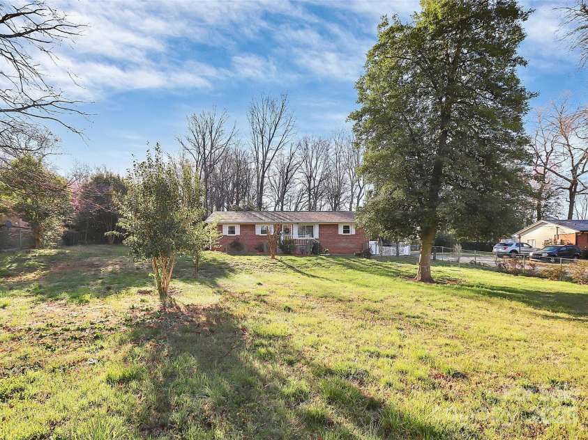 213 Turner Road, Gastonia, NC 28056.  MLS# CAR4235011, YatesRealty ID 3789. 