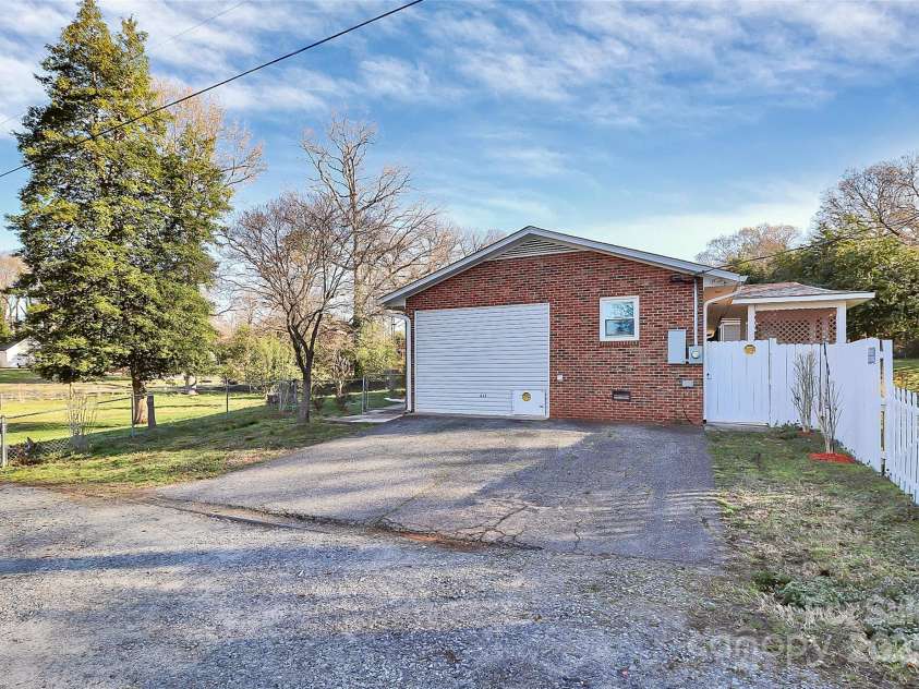 213 Turner Road, Gastonia, NC 28056.  MLS# CAR4235011, YatesRealty ID 3789. 