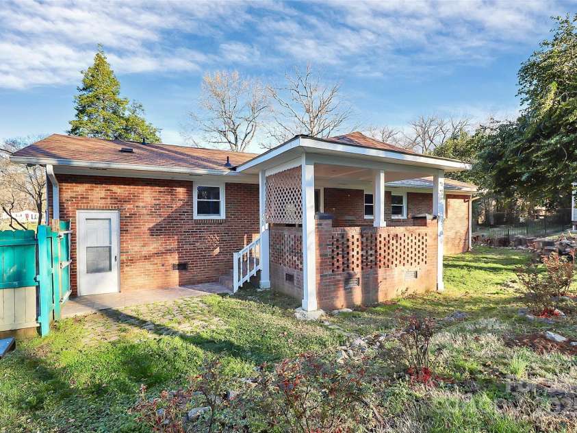213 Turner Road, Gastonia, NC 28056.  MLS# CAR4235011, YatesRealty ID 3789. 