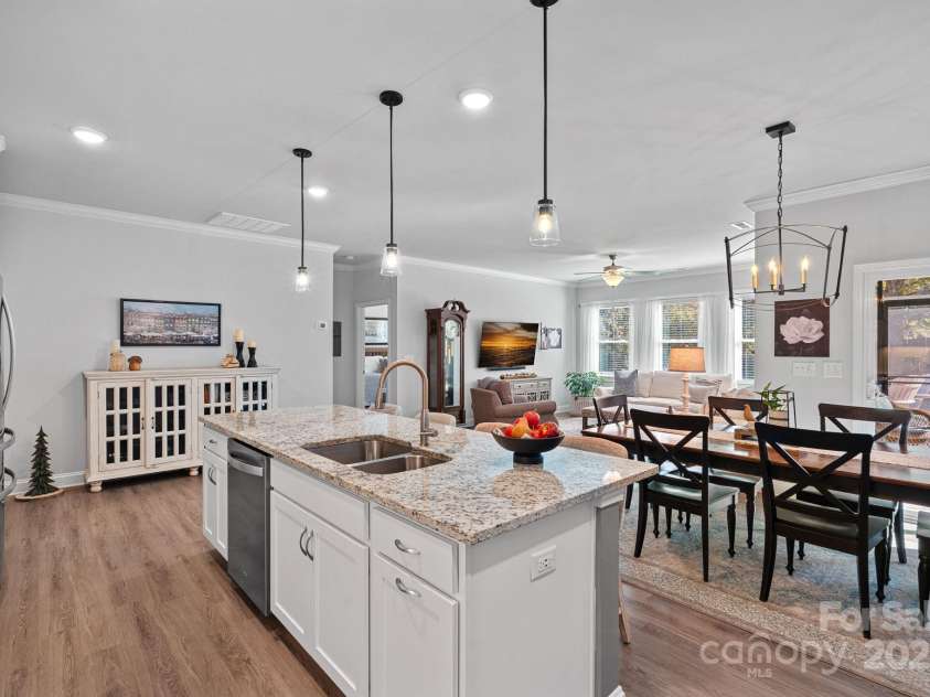 5149 Helmsworth Drive, Waxhaw, NC 28173.  MLS# CAR4318749, YatesRealty ID 3789. 