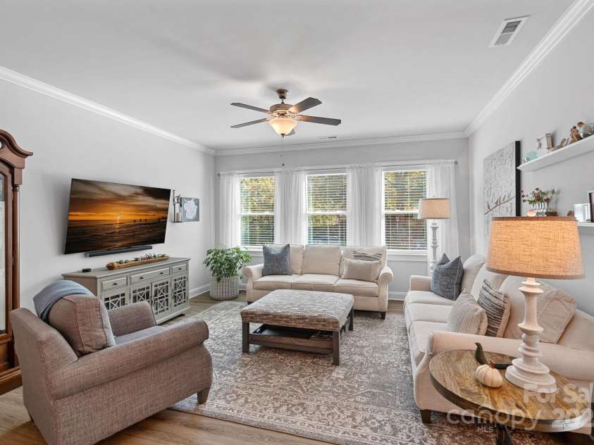 5149 Helmsworth Drive, Waxhaw, NC 28173.  MLS# CAR4318749, YatesRealty ID 3789. 