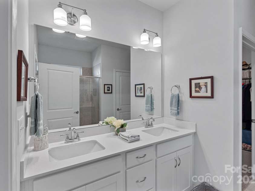 5149 Helmsworth Drive, Waxhaw, NC 28173.  MLS# CAR4318749, YatesRealty ID 3789. 