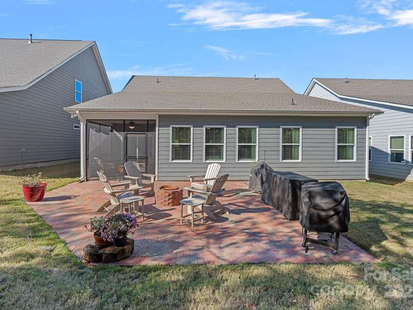 5149 Helmsworth Drive, Waxhaw, NC 28173.  MLS# CAR4318749, YatesRealty ID 3789. 