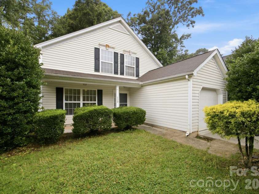129 Winding Canyon Drive, Charlotte, NC 28214.  MLS# CAR4397556, YatesRealty ID 37892. 