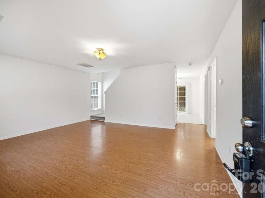 129 Winding Canyon Drive, Charlotte, NC 28214.  MLS# CAR4397556, YatesRealty ID 37892. 