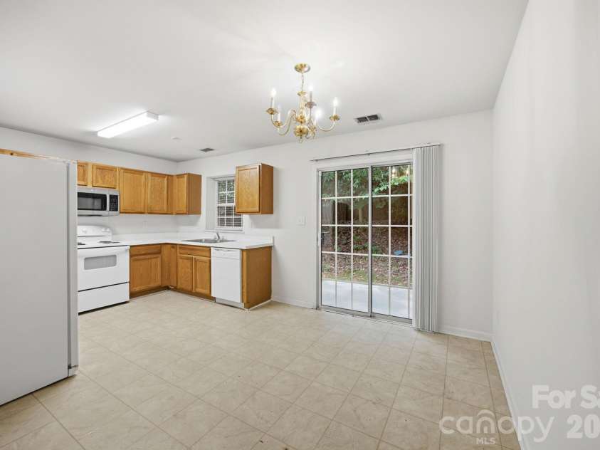 129 Winding Canyon Drive, Charlotte, NC 28214.  MLS# CAR4397556, YatesRealty ID 37892. 