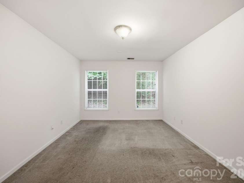 129 Winding Canyon Drive, Charlotte, NC 28214.  MLS# CAR4397556, YatesRealty ID 37892. 