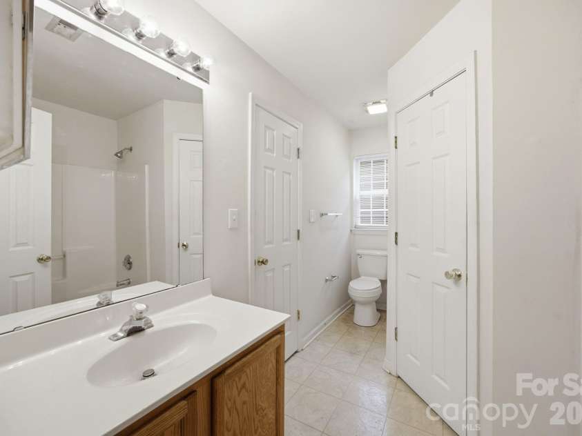 129 Winding Canyon Drive, Charlotte, NC 28214.  MLS# CAR4397556, YatesRealty ID 37892. 