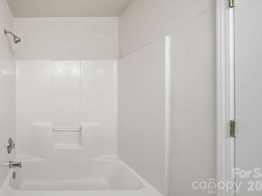 129 Winding Canyon Drive, Charlotte, NC 28214.  MLS# CAR4397556, YatesRealty ID 37892. 
