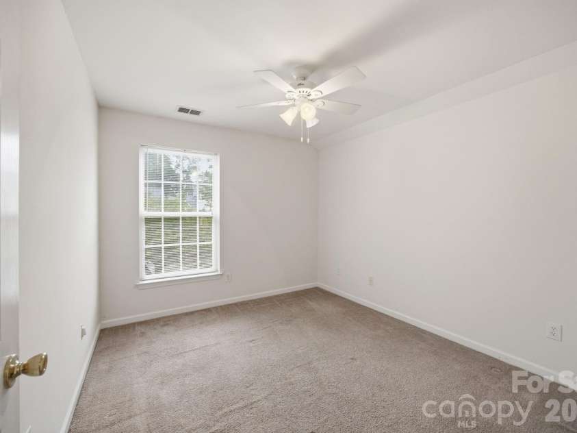 129 Winding Canyon Drive, Charlotte, NC 28214.  MLS# CAR4397556, YatesRealty ID 37892. 