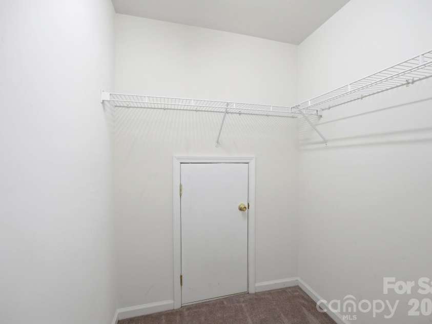 129 Winding Canyon Drive, Charlotte, NC 28214.  MLS# CAR4397556, YatesRealty ID 37892. 