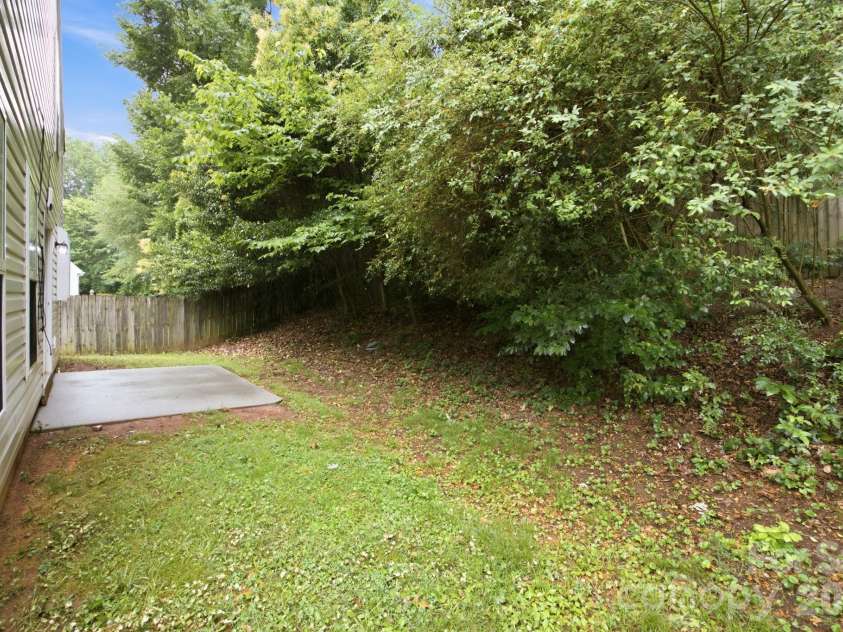 129 Winding Canyon Drive, Charlotte, NC 28214.  MLS# CAR4397556, YatesRealty ID 37892. 