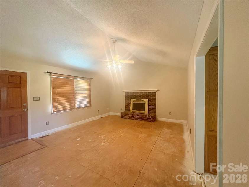 4105 Salem Pointe Drive, Monroe, NC 28110.  MLS# CAR4402300, YatesRealty ID 37893. 