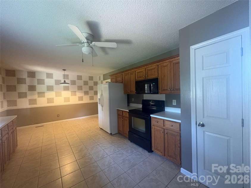4105 Salem Pointe Drive, Monroe, NC 28110.  MLS# CAR4402300, YatesRealty ID 37893. 